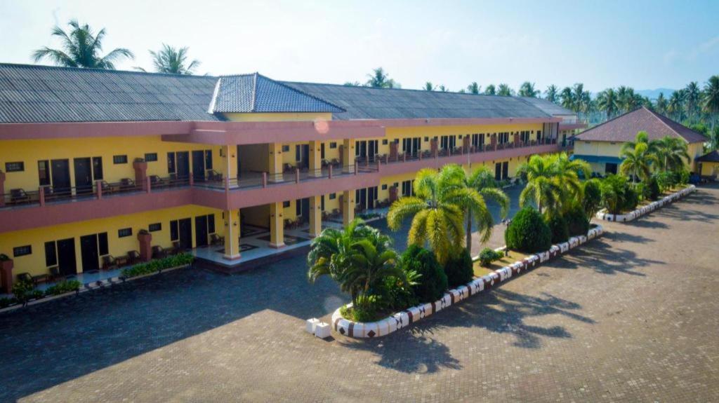 Uni Beach Hotel Pangandaran Exterior photo